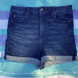 American Eagle Super High Rise Curvy Shortie